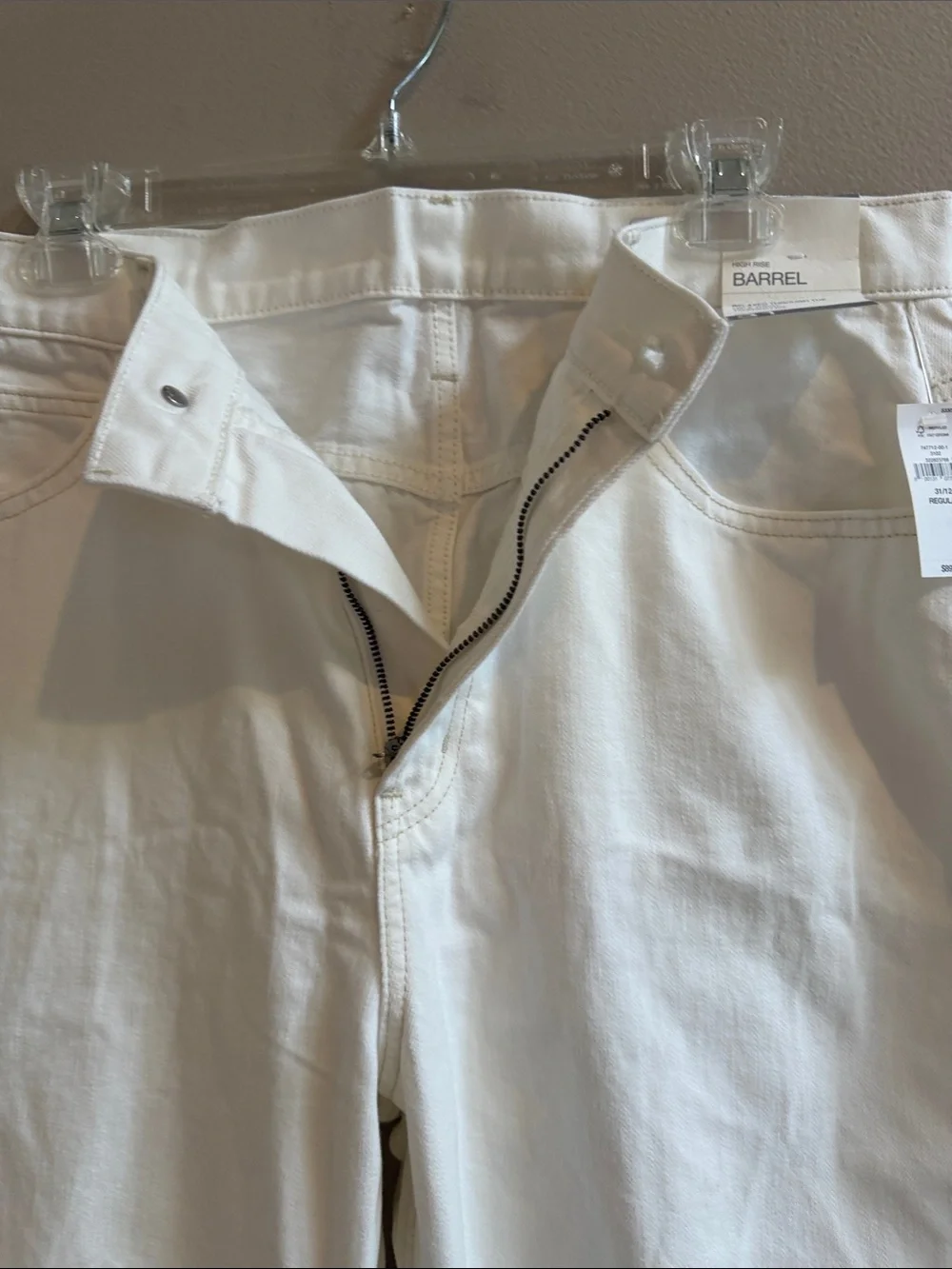 GAP Women Barrel Straight Leg Jeans in Off-White - Picture 6 of 11